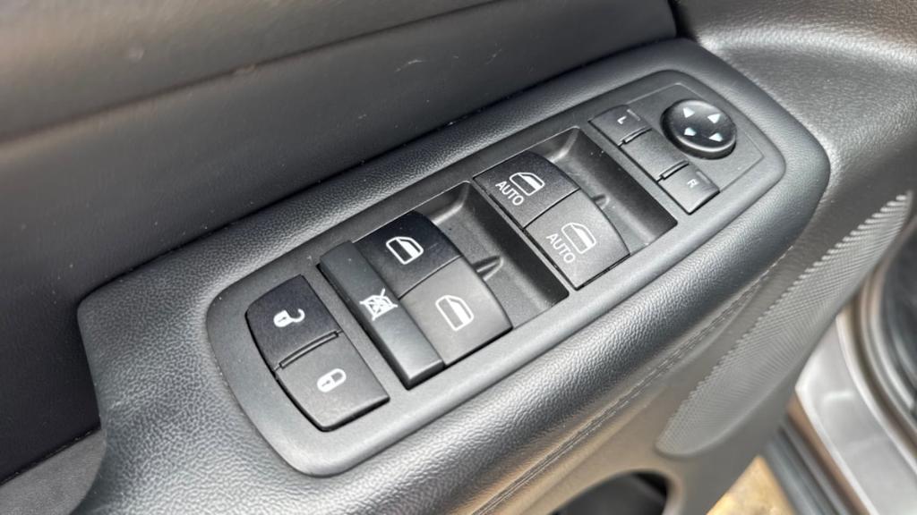 used 2021 Jeep Grand Cherokee car, priced at $25,995