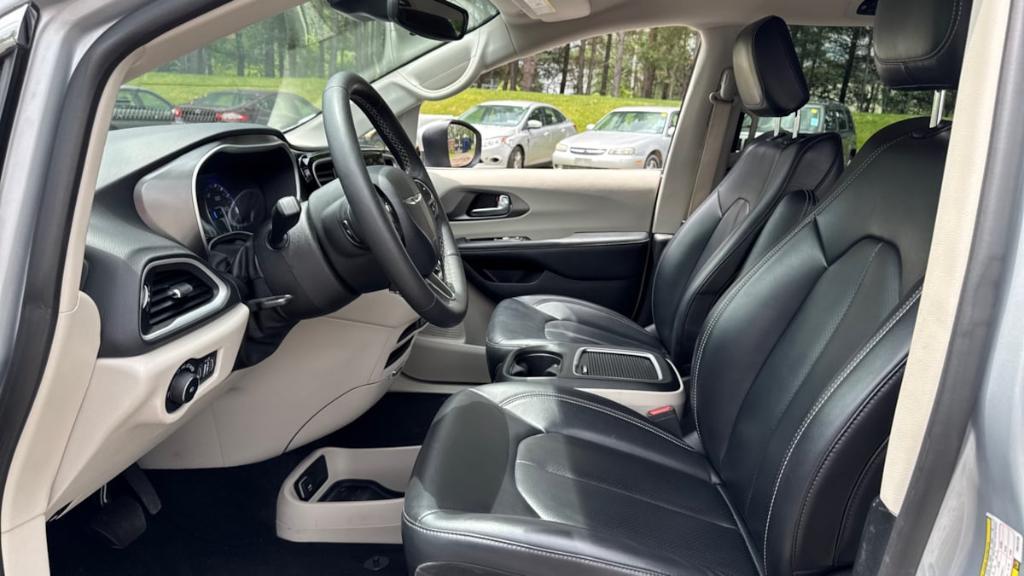 used 2023 Chrysler Pacifica car, priced at $23,995