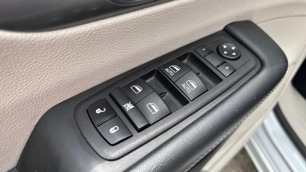 used 2023 Chrysler Pacifica car, priced at $23,995