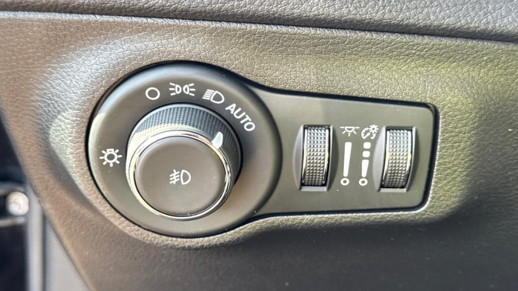 used 2020 Jeep Compass car, priced at $18,495