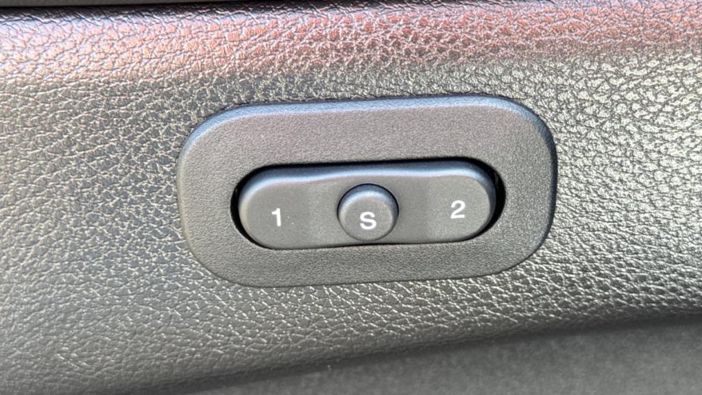 used 2022 Jeep Grand Cherokee WK car, priced at $30,495