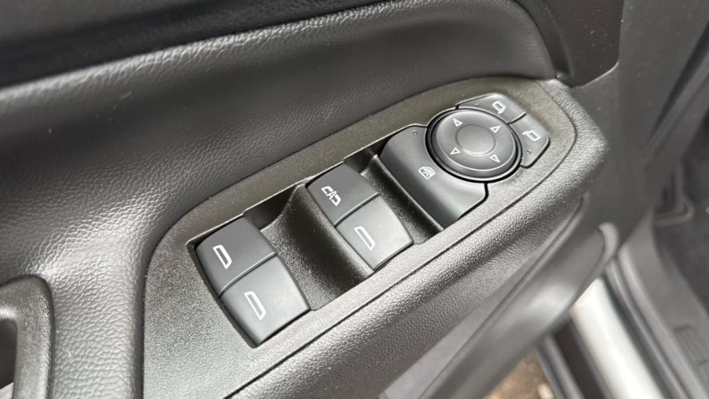 used 2022 Chevrolet Equinox car, priced at $22,895