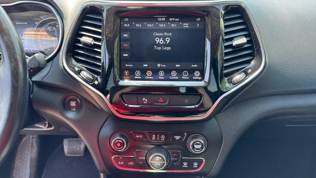 used 2020 Jeep Cherokee car, priced at $18,995