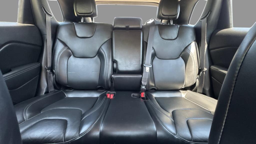 used 2020 Jeep Cherokee car, priced at $18,995