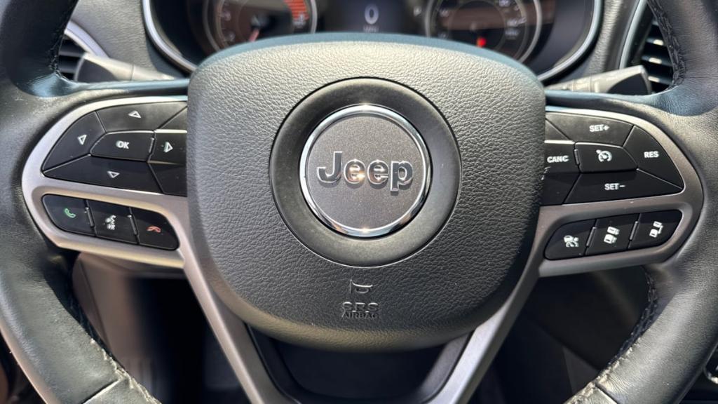 used 2019 Jeep Cherokee car, priced at $18,995