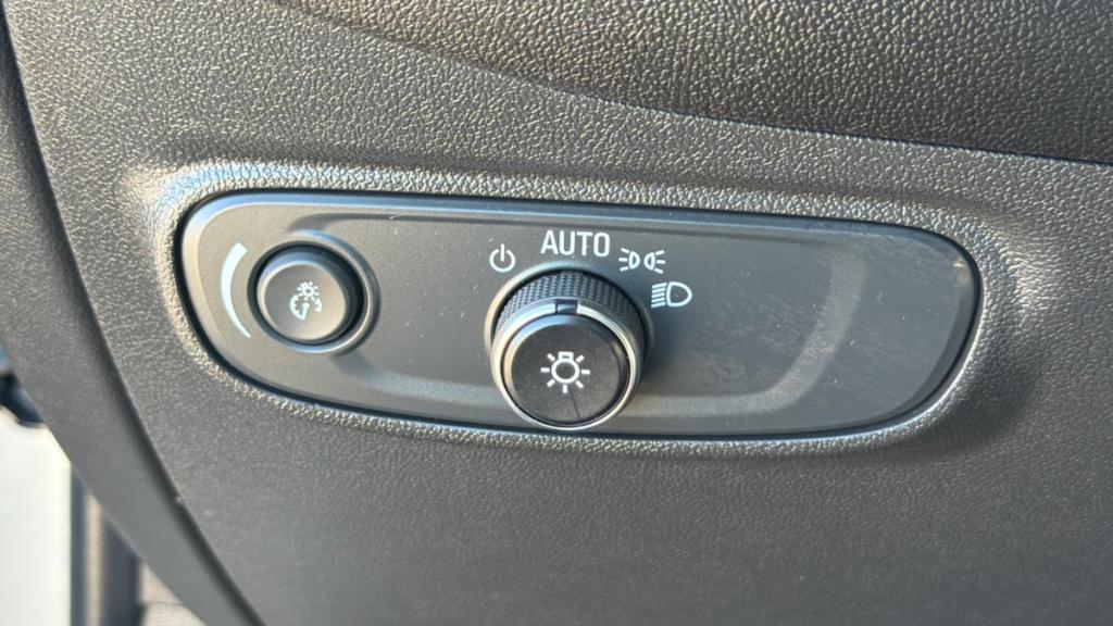 used 2023 Chevrolet Equinox car, priced at $22,495