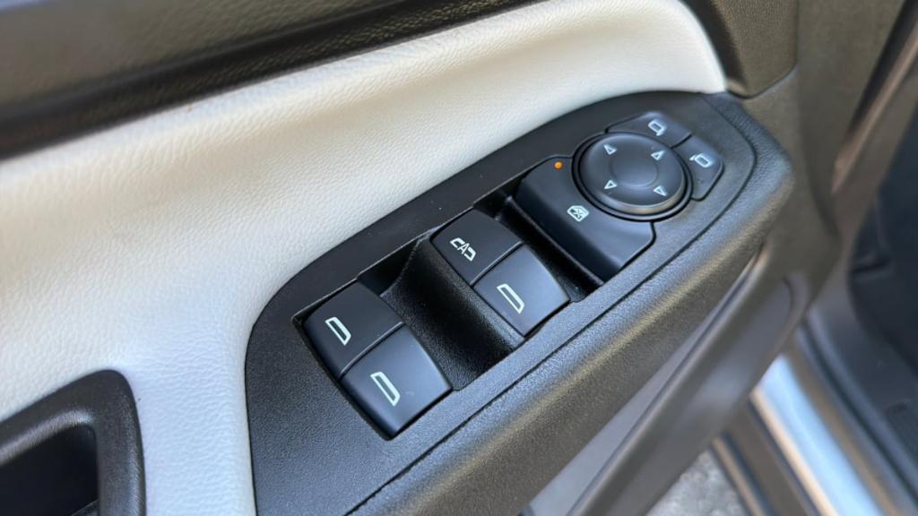 used 2023 Chevrolet Equinox car, priced at $22,495