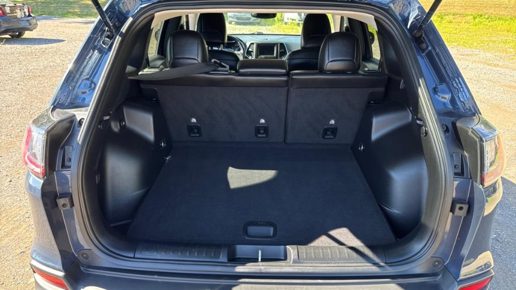 used 2021 Jeep Cherokee car, priced at $18,695