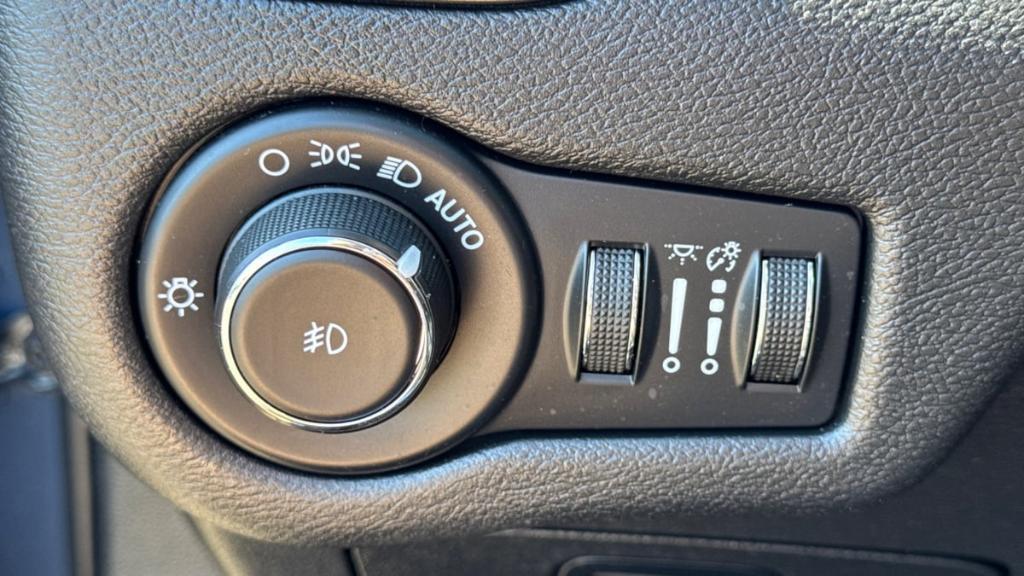 used 2021 Jeep Cherokee car, priced at $18,695