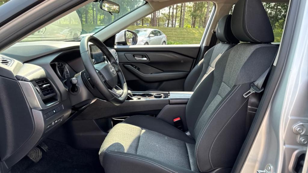 used 2025 Nissan Rogue car, priced at $26,995