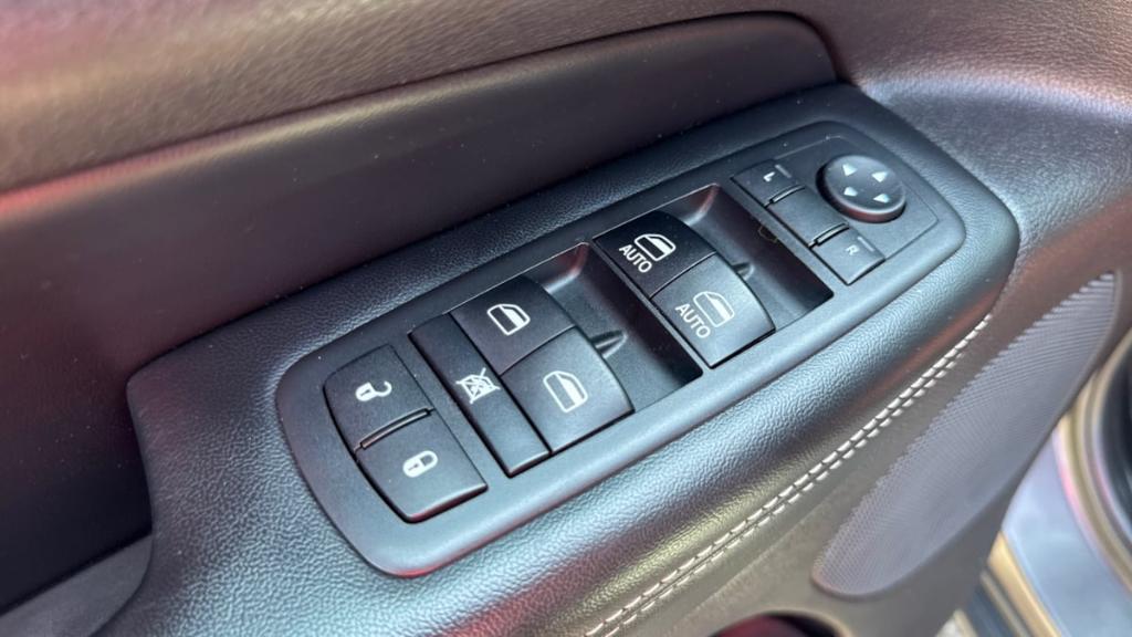 used 2017 Jeep Grand Cherokee car, priced at $16,495