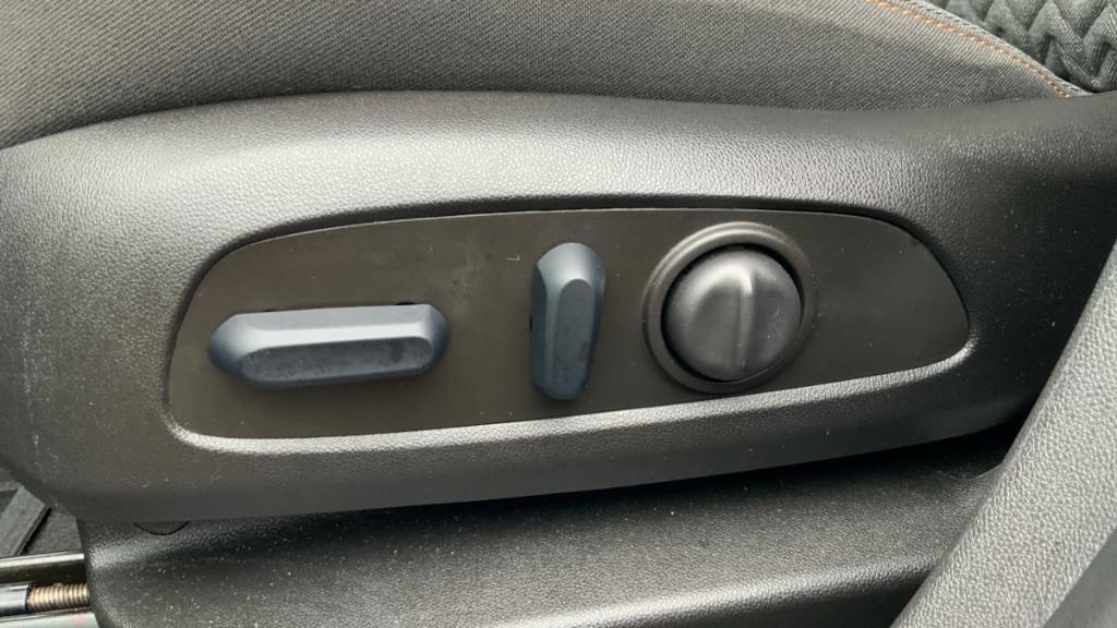 used 2023 Chevrolet Equinox car, priced at $18,895