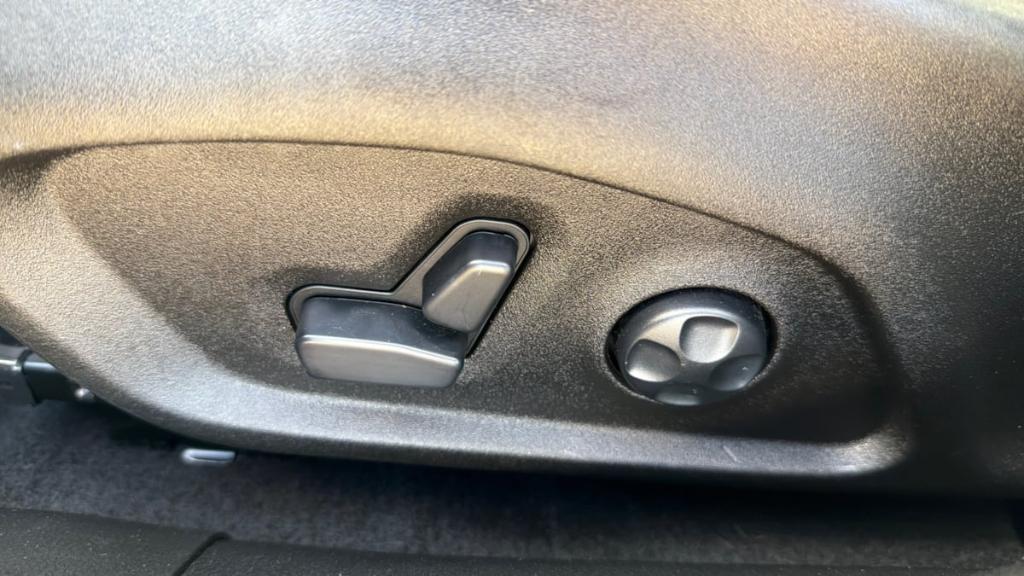 used 2020 Jeep Renegade car, priced at $18,495