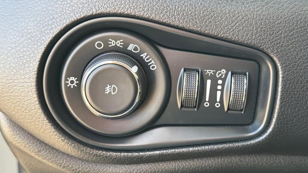 used 2020 Jeep Renegade car, priced at $18,495