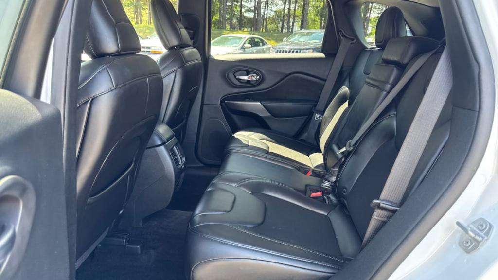 used 2019 Jeep Cherokee car, priced at $16,395