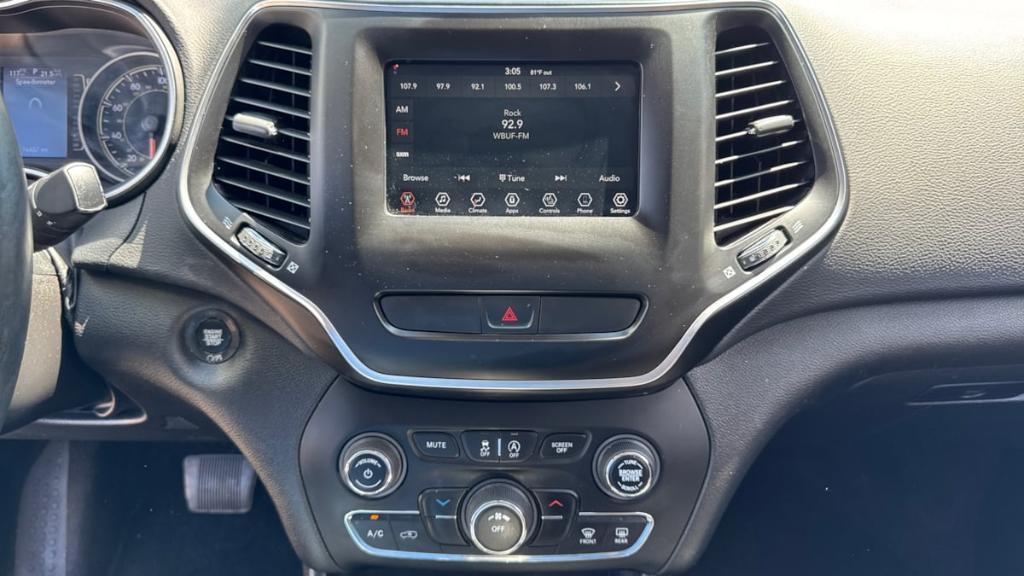 used 2019 Jeep Cherokee car, priced at $16,395