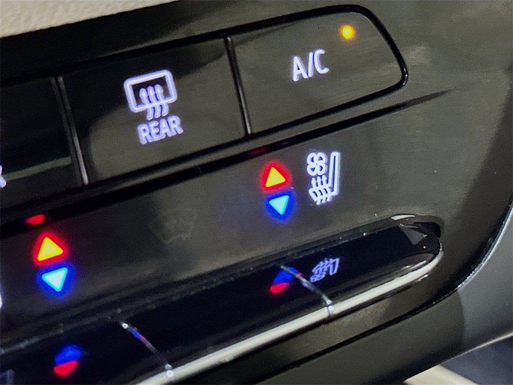 used 2022 Buick Envision car, priced at $26,451