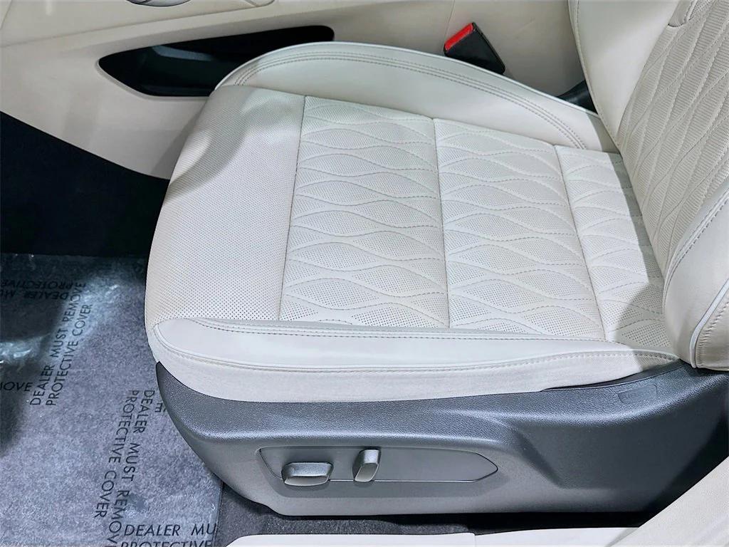 used 2022 Buick Envision car, priced at $26,451