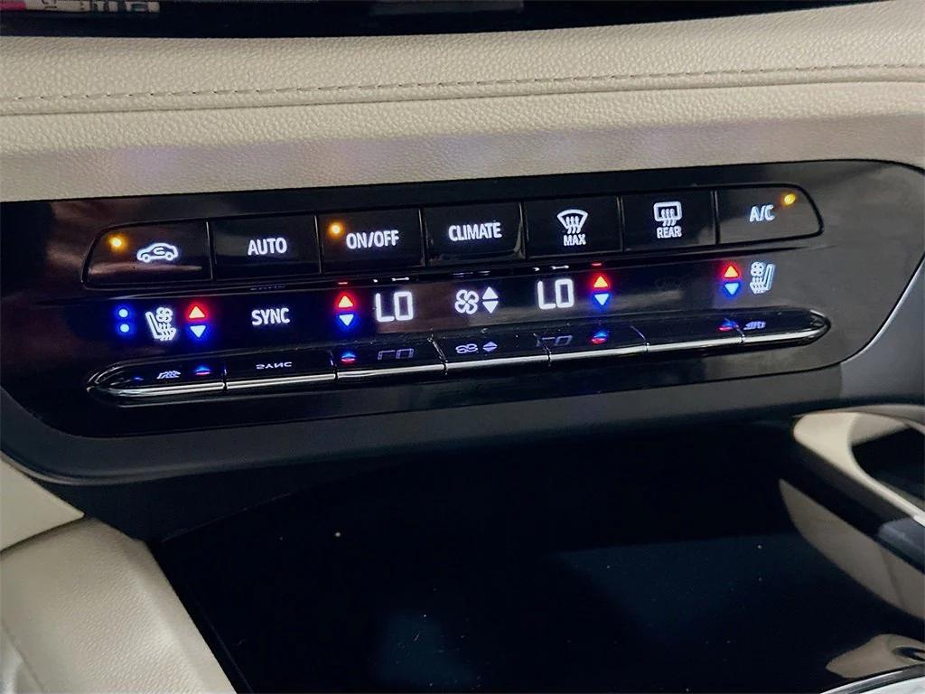 used 2022 Buick Envision car, priced at $26,451