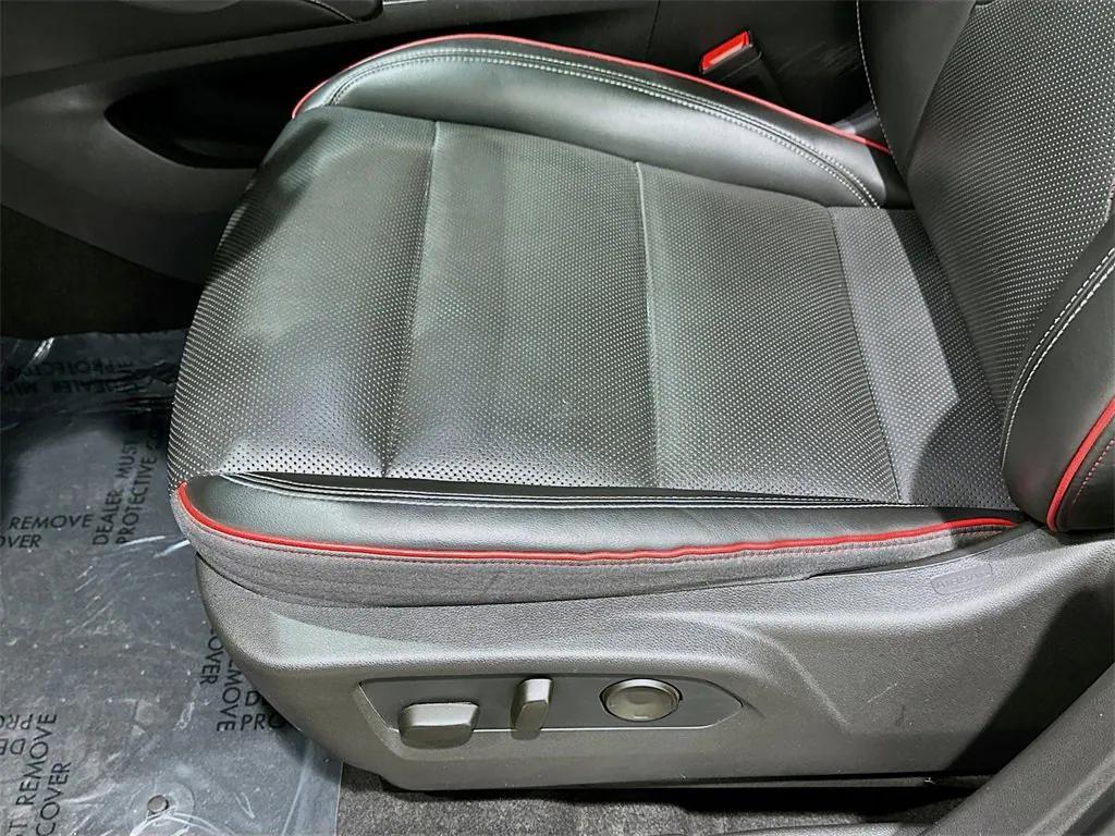 used 2022 Buick Envision car, priced at $25,100