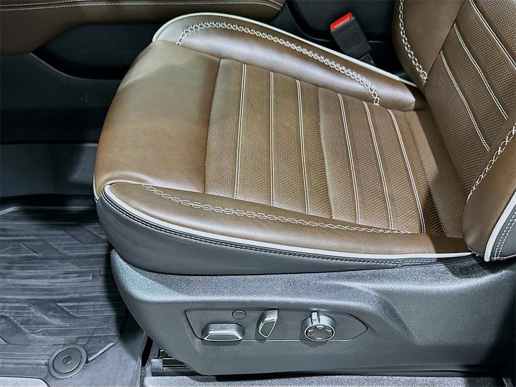 used 2025 GMC Yukon car, priced at $101,991