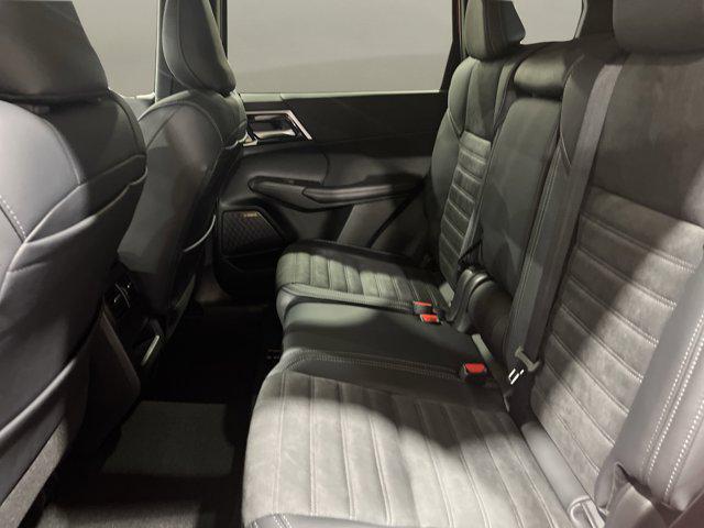 new 2025 Mitsubishi Outlander car, priced at $39,900
