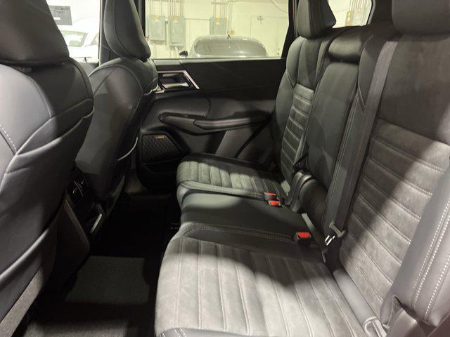 new 2025 Mitsubishi Outlander car, priced at $39,900