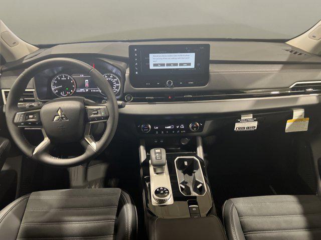 new 2025 Mitsubishi Outlander car, priced at $36,700