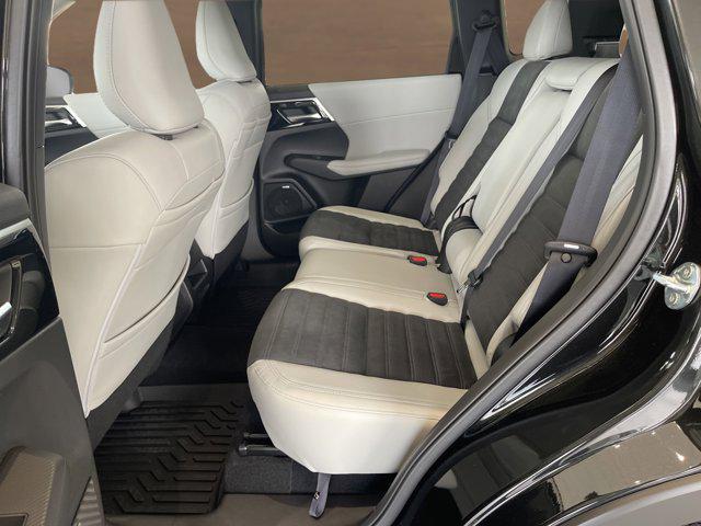 new 2025 Mitsubishi Outlander car, priced at $37,515