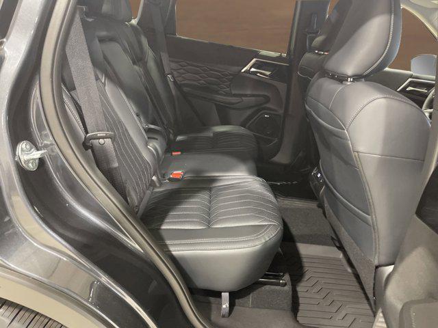 new 2025 Mitsubishi Outlander car, priced at $39,665