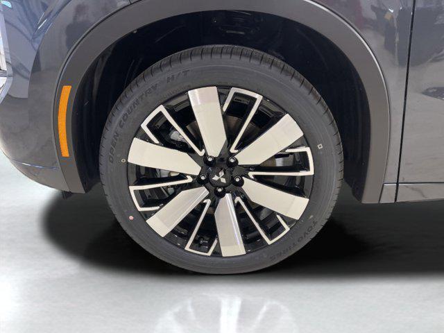 new 2025 Mitsubishi Outlander car, priced at $39,665