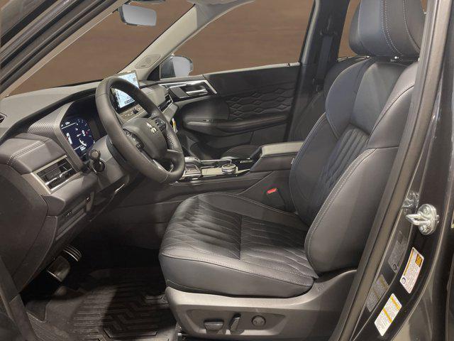 new 2025 Mitsubishi Outlander car, priced at $39,665