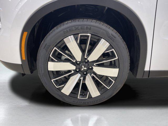 new 2025 Mitsubishi Outlander car, priced at $38,915