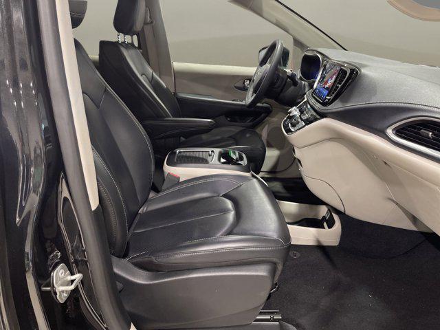used 2024 Chrysler Pacifica Hybrid car, priced at $31,987