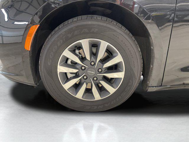 used 2024 Chrysler Pacifica Hybrid car, priced at $31,987