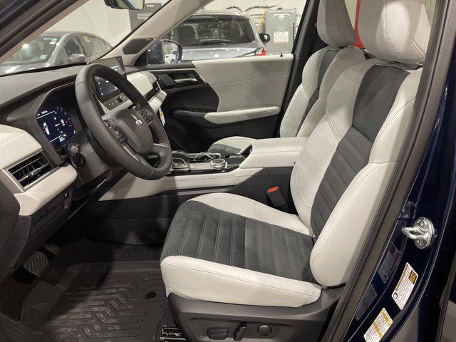 new 2025 Mitsubishi Outlander car, priced at $39,295
