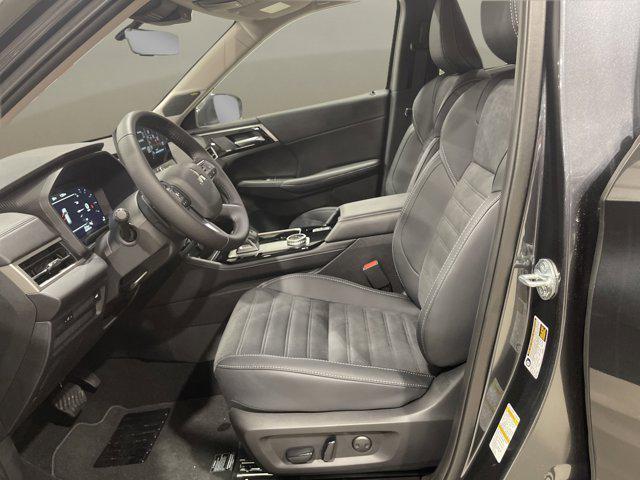 new 2025 Mitsubishi Outlander car, priced at $38,110
