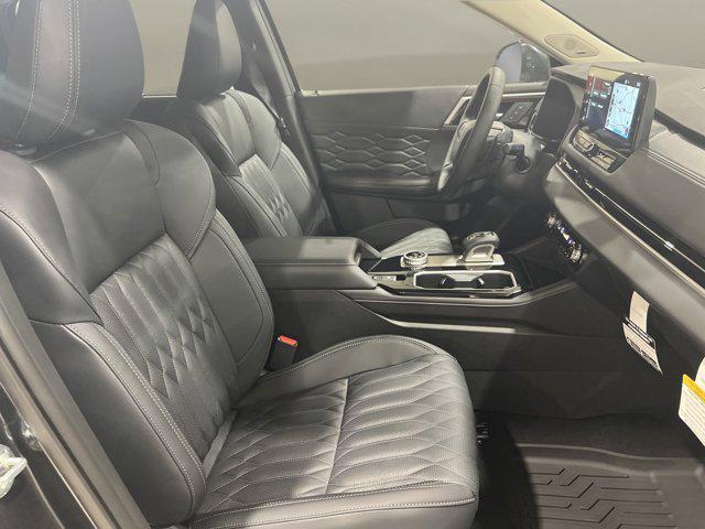 new 2025 Mitsubishi Outlander car, priced at $41,005