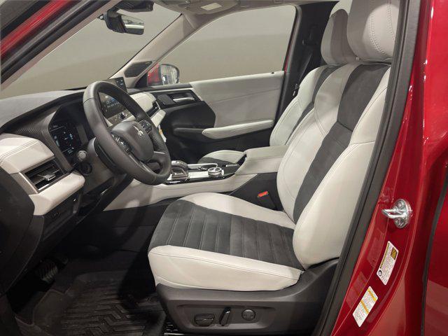 new 2025 Mitsubishi Outlander car, priced at $38,610