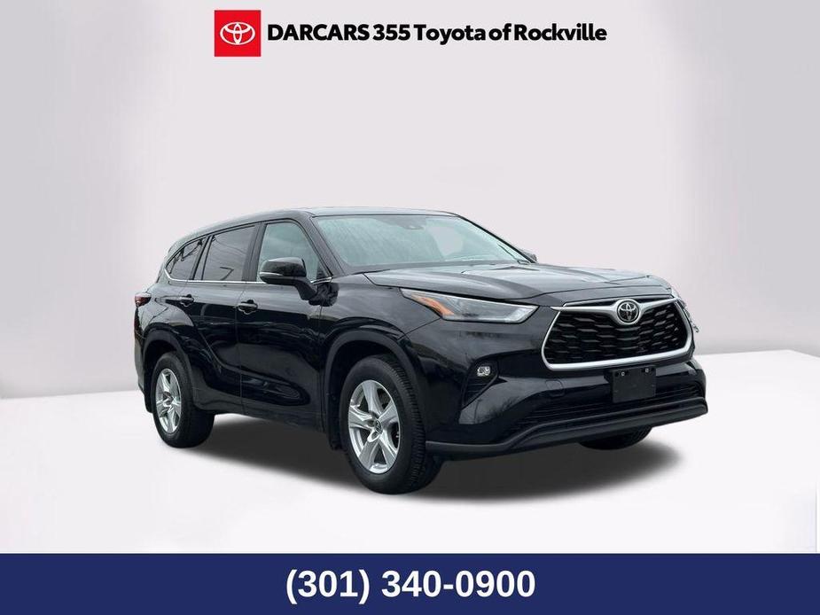 used 2024 Toyota Highlander car, priced at $39,990