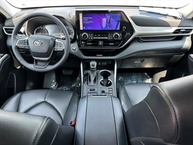 used 2023 Toyota Highlander car, priced at $39,290