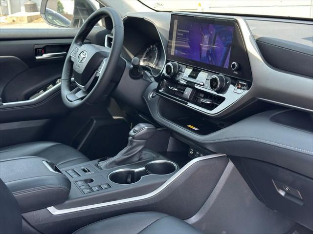 used 2023 Toyota Highlander car, priced at $39,290