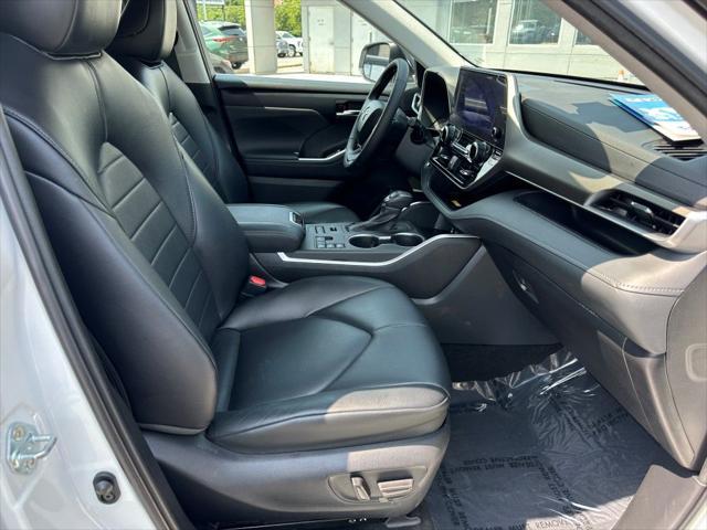used 2023 Toyota Highlander car, priced at $39,290