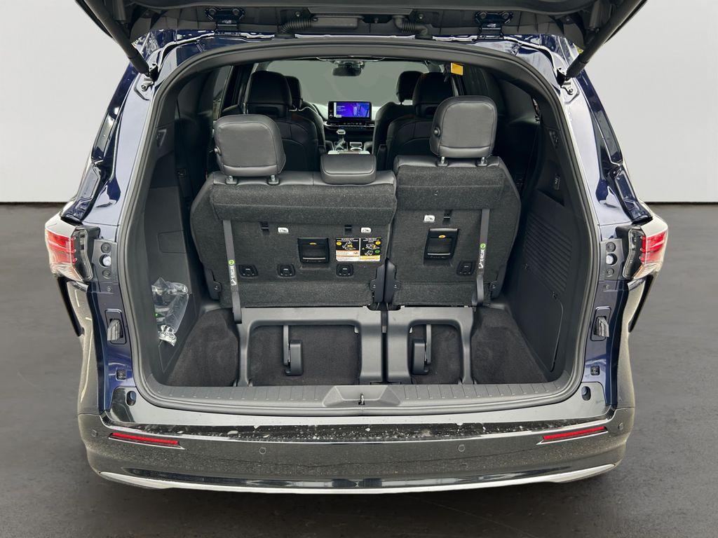 new 2025 Toyota Sienna car
