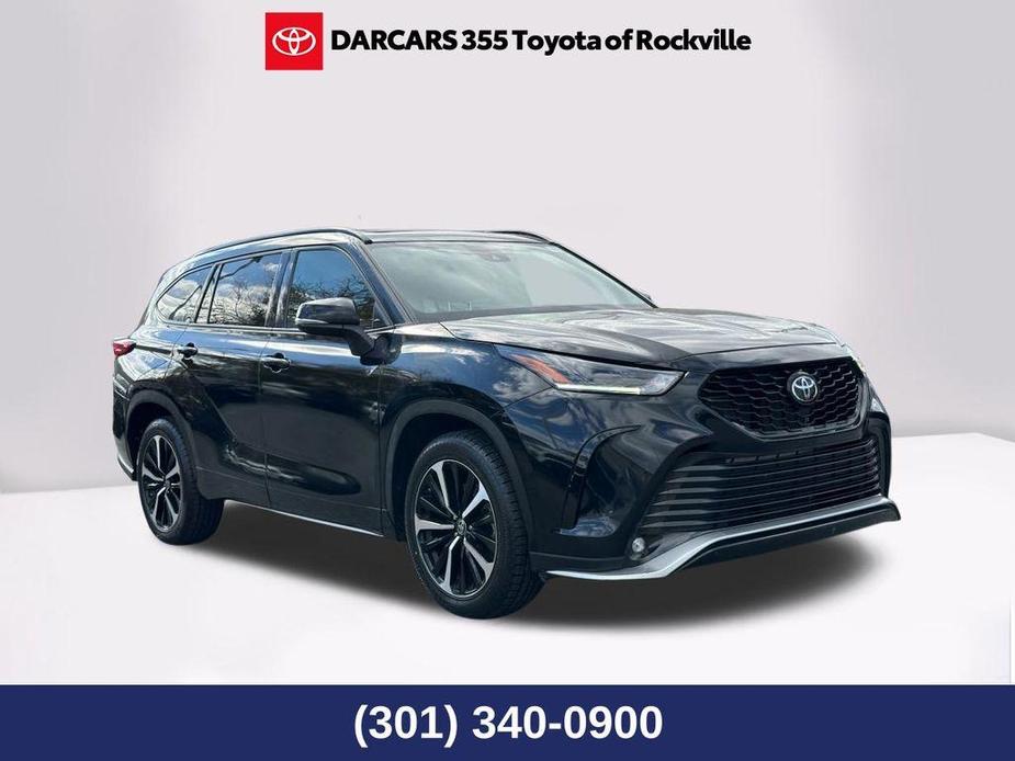 used 2021 Toyota Highlander car, priced at $29,990