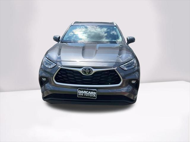 used 2023 Toyota Highlander car, priced at $38,599
