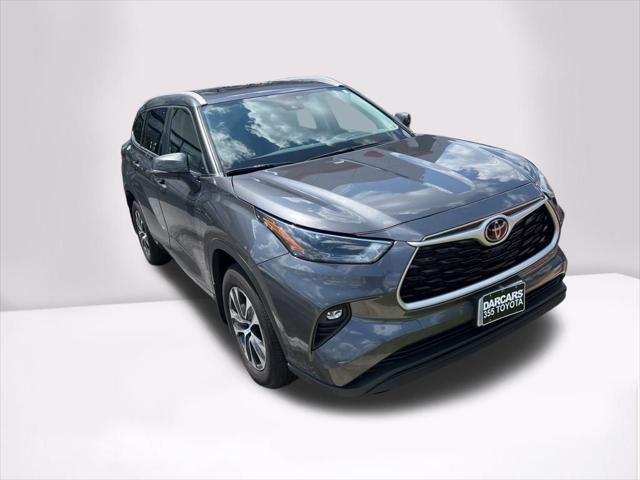 used 2023 Toyota Highlander car, priced at $38,599