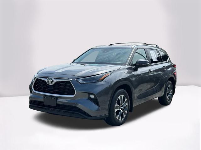 used 2024 Toyota Highlander car, priced at $43,990