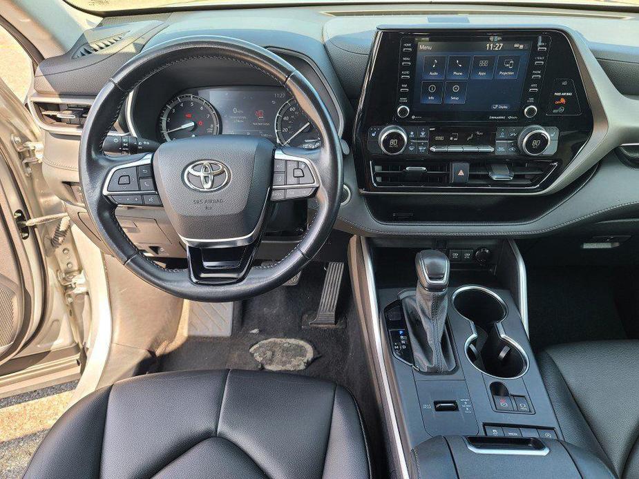 used 2021 Toyota Highlander car, priced at $29,990