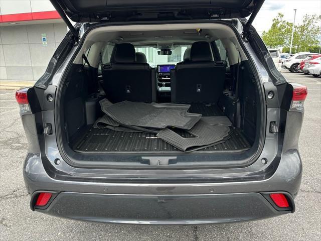 used 2024 Toyota Highlander Hybrid car, priced at $50,499